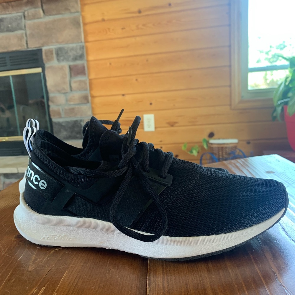 Black New Balance Tennis Shoes